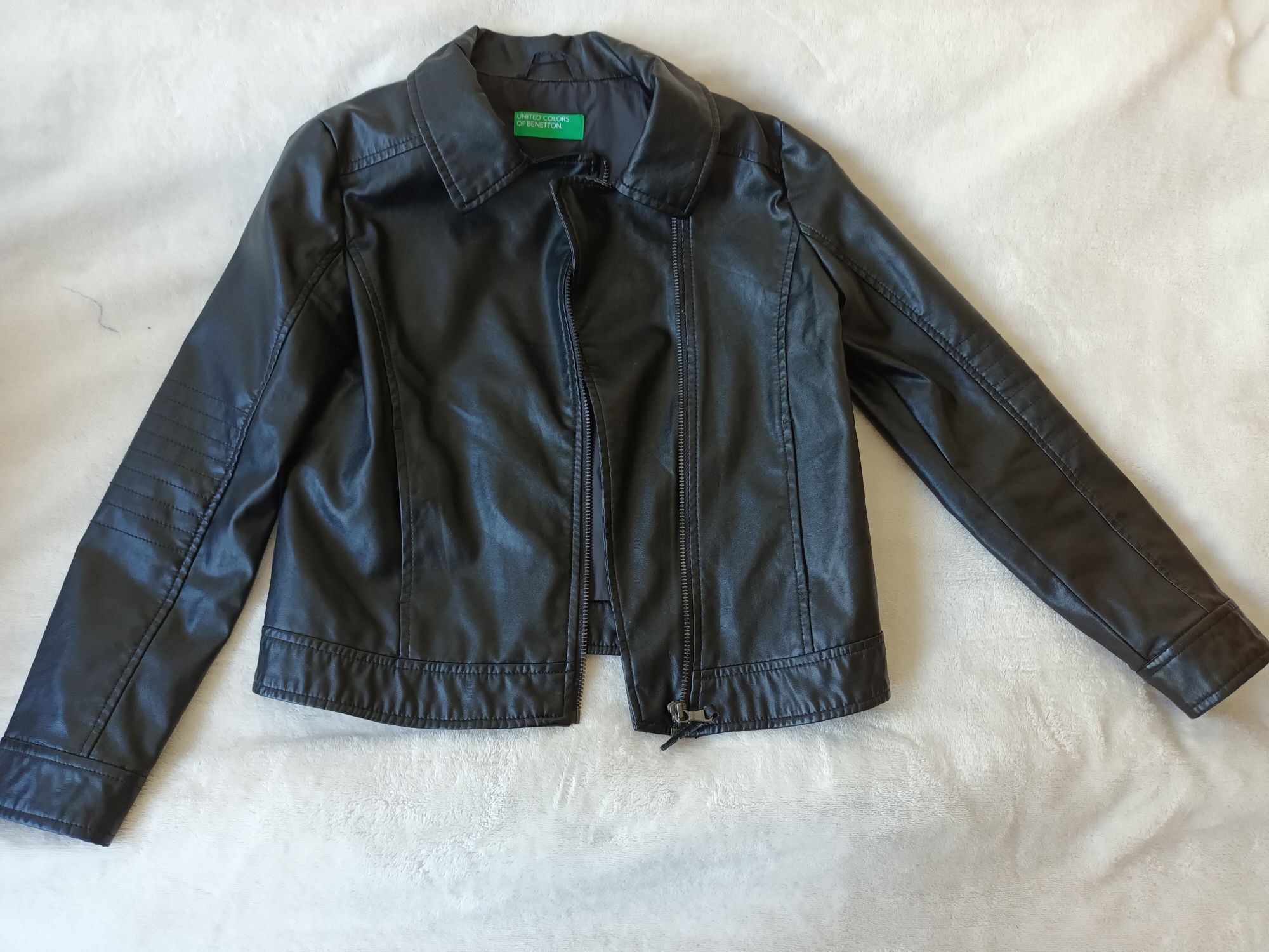 Кожено яке Benetton 7-8 години
