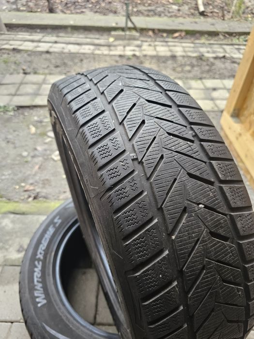 Doua anvelope iarna 225/60/17 de iarna M+S Vredestein