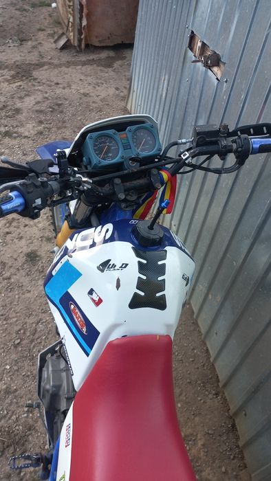 Vând Suzuki DR 600cc