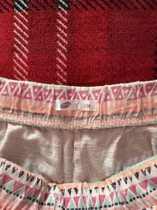 Vand pantaloni scurti
