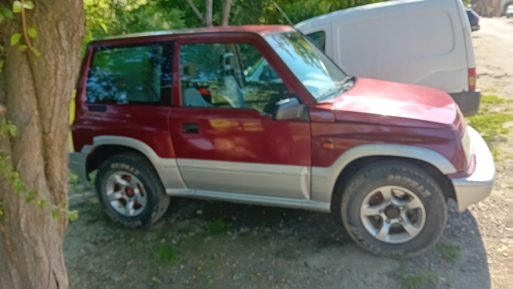 Vând Suzuki vitara