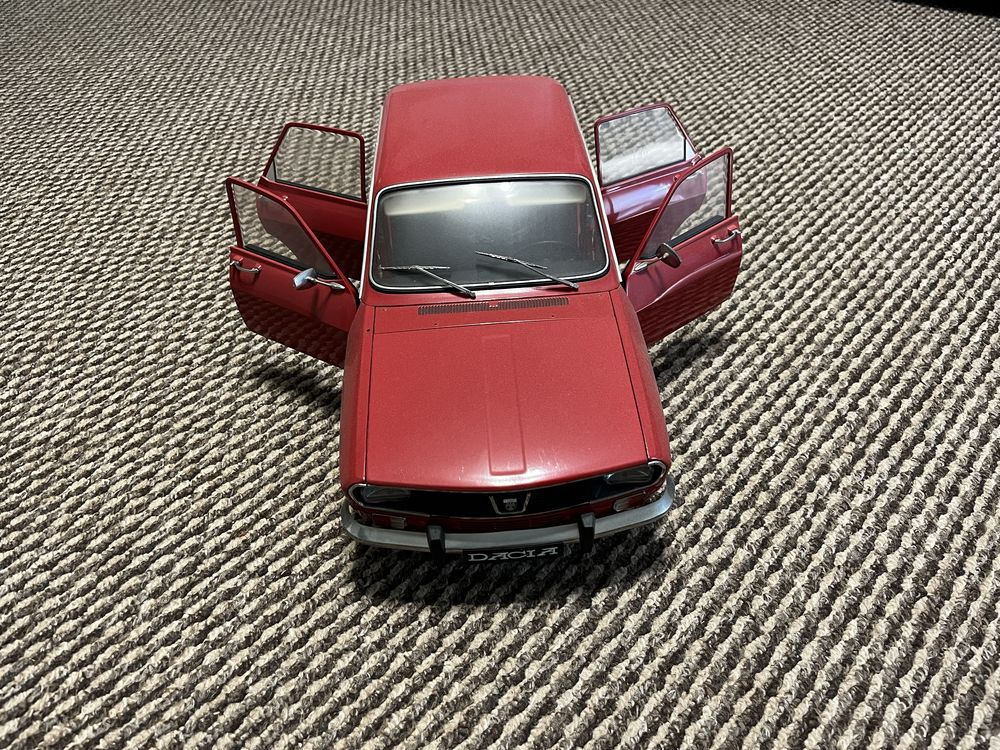 Macheta Dacia 1300 1:8 Deagostini