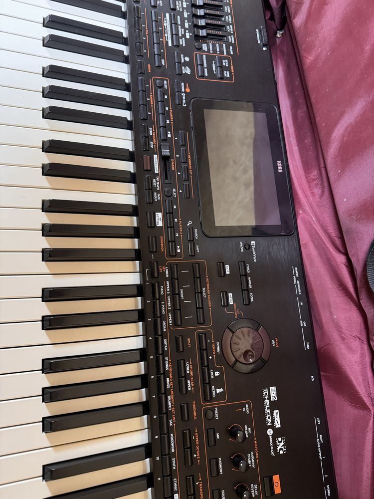 Продават се Korg Kronos 2 u Korg pa4x !