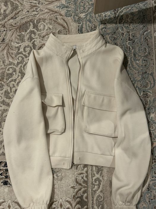 Кофта, в хорошем состоянии, чистая, надевали 2-3 раза