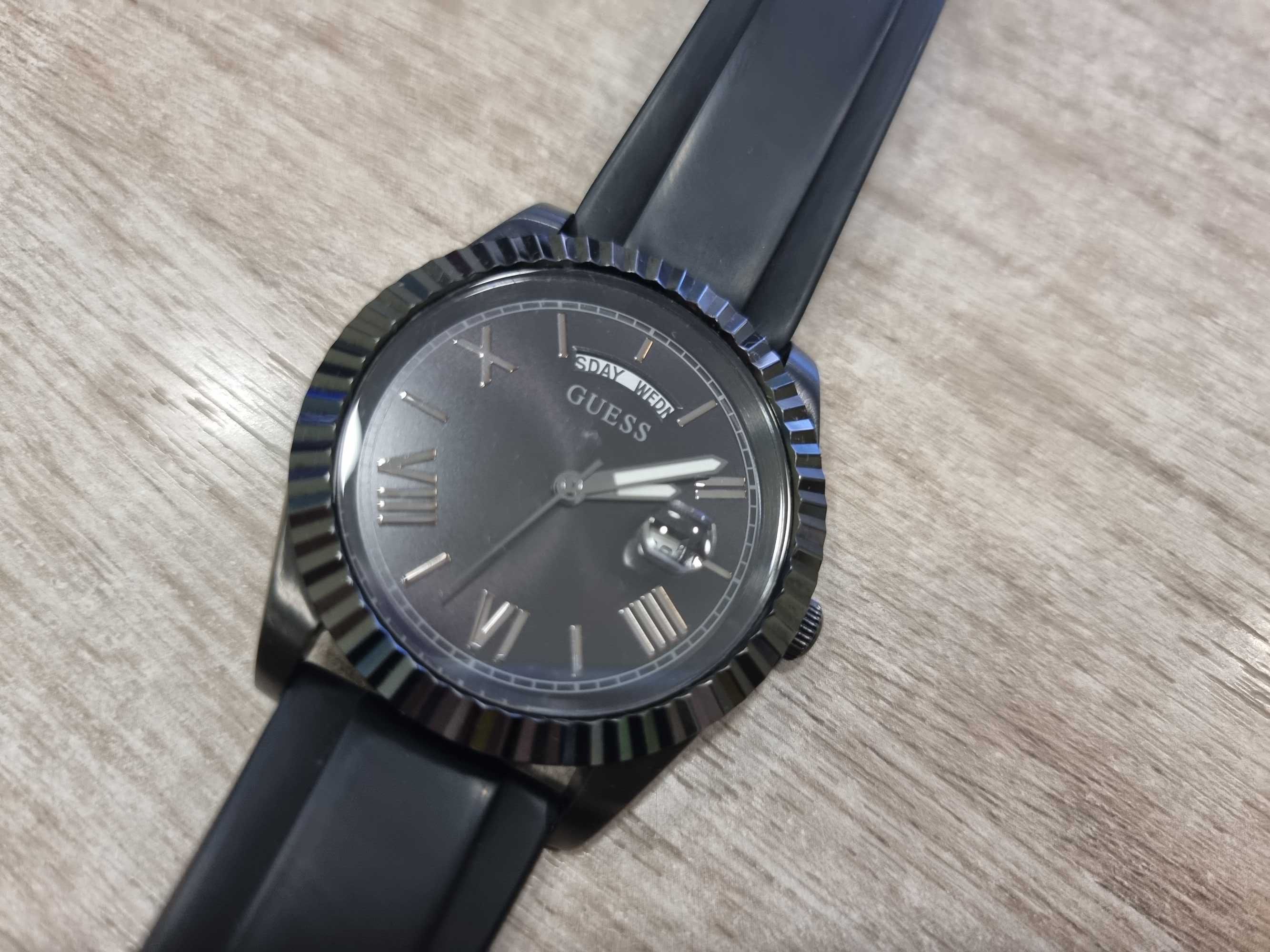 Мъжки часовник GUESS 42 мм