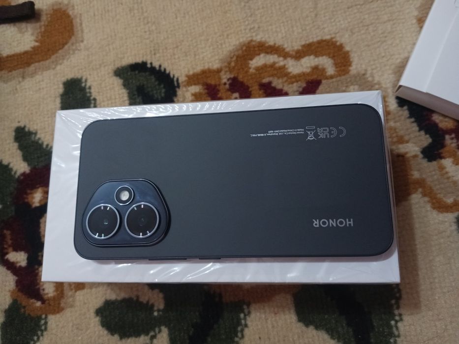 Honor 400  5G sotiladi. Deyarli yangi xolatda