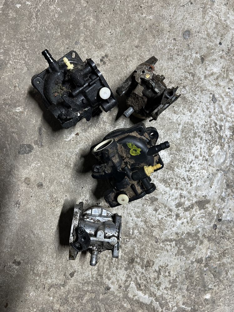 Lot 4 carburatoare Briggs Stratton