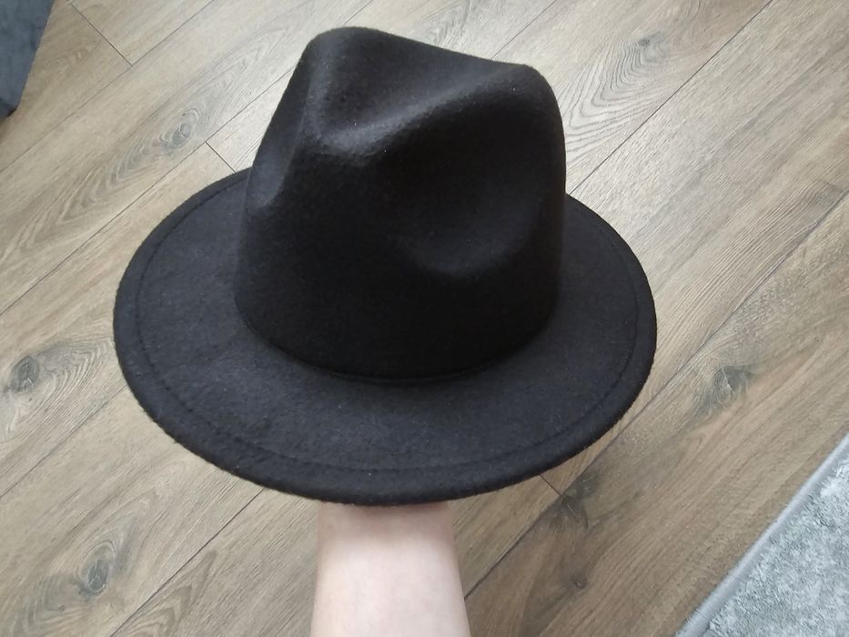 Pălării  măsura 52-54 cm.