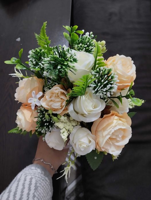 Сватбени бутониери, халат, кутия за халки