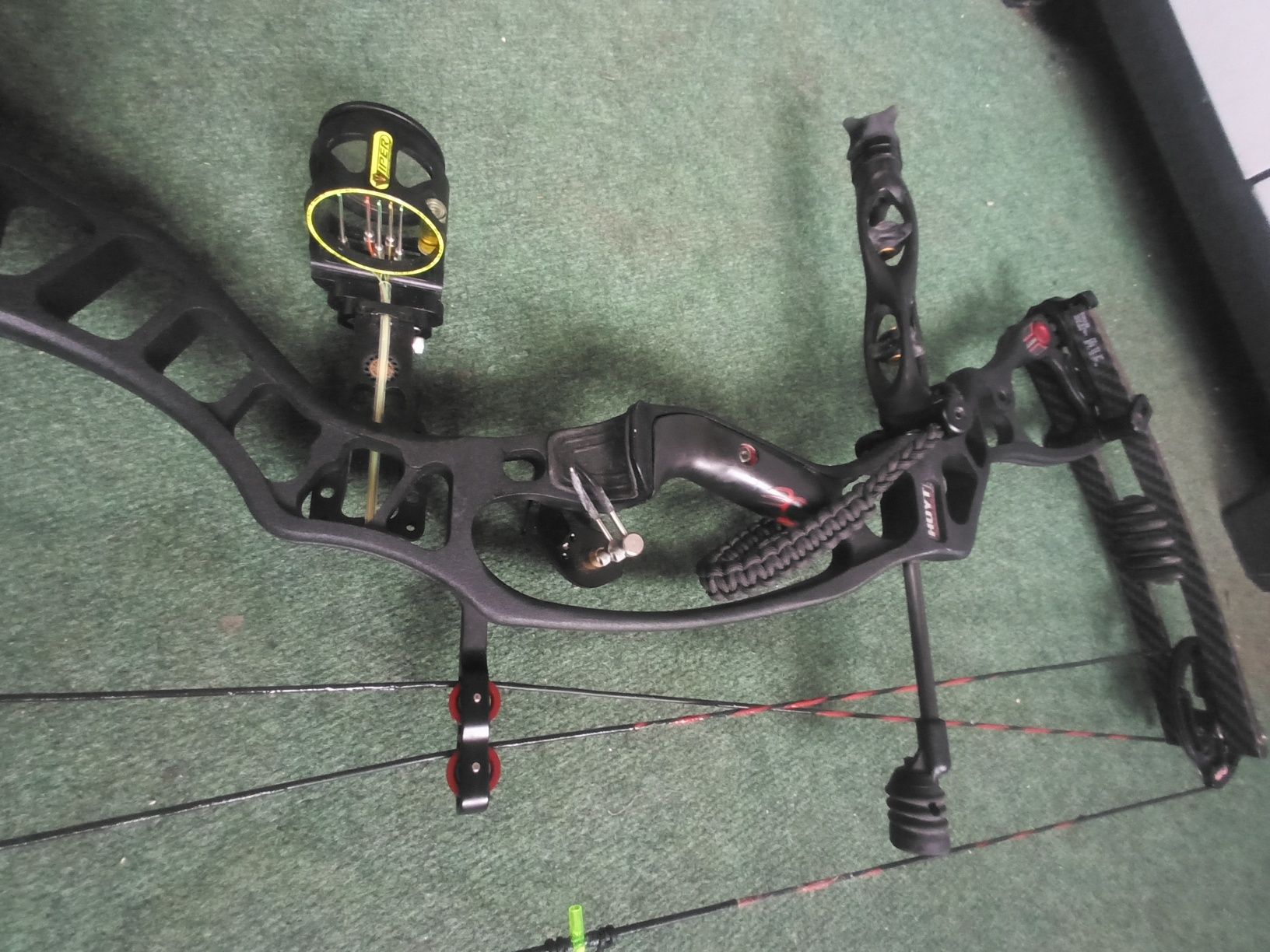 Arc compound Hoyt