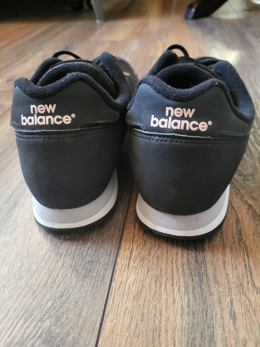 New Balance 373.