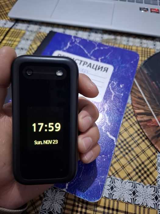 Nokia 2660 flip sotiladi