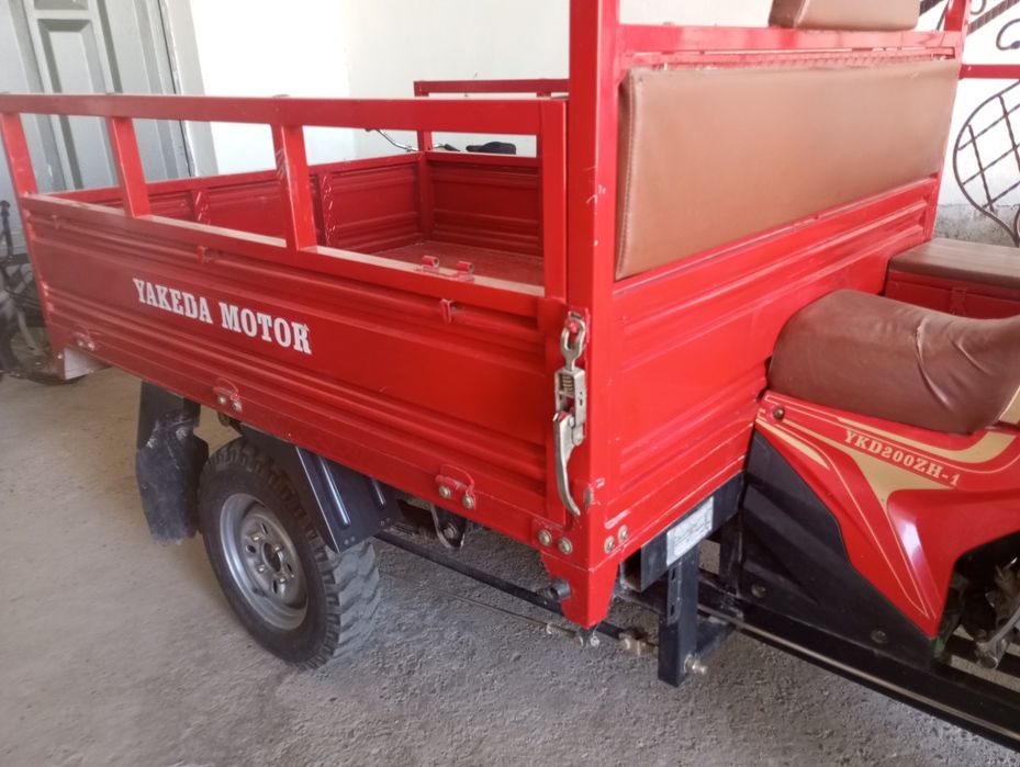 Yakeda moto сотилади