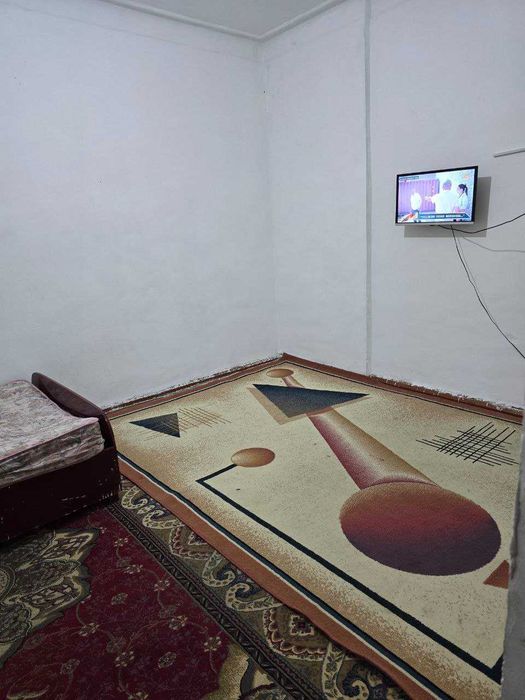 Срочно сдается домик из 2 комнат.Узбум.