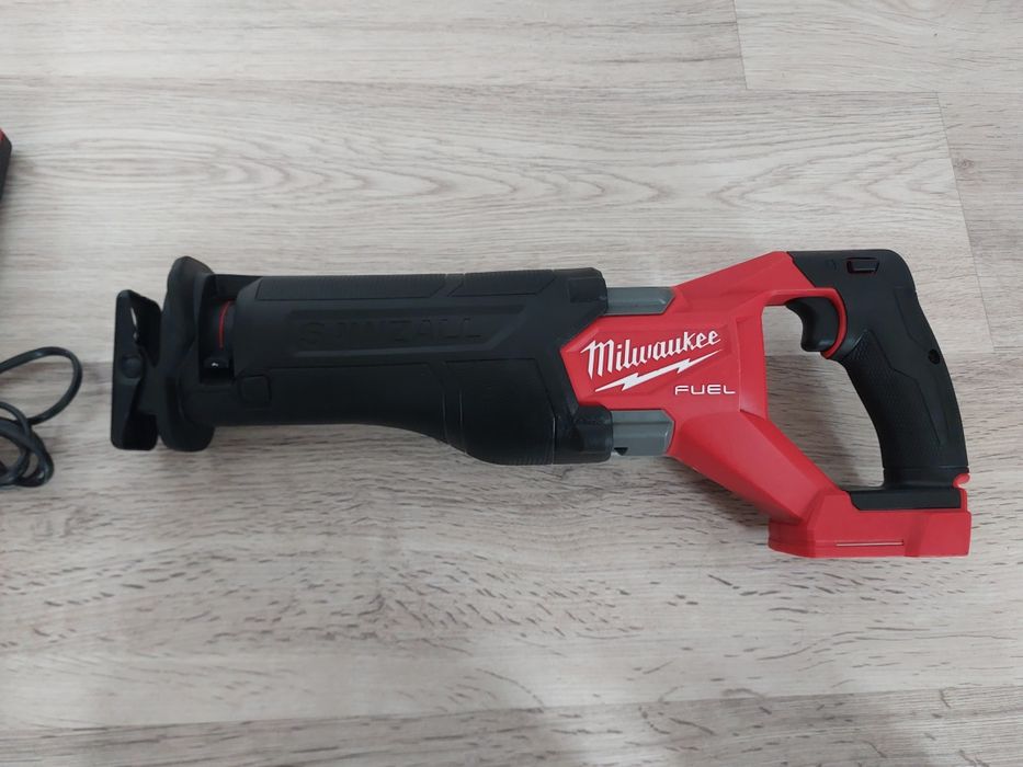 Fierastrau sabie milwaukee M18 FSZ, 2022, stare perfectă puțin folosit