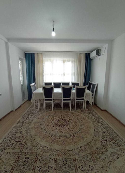 Стол со стульями