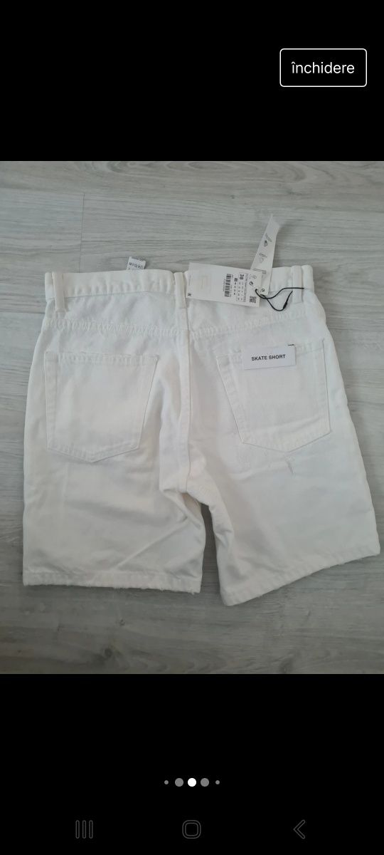 Pantaloni blugi scurti