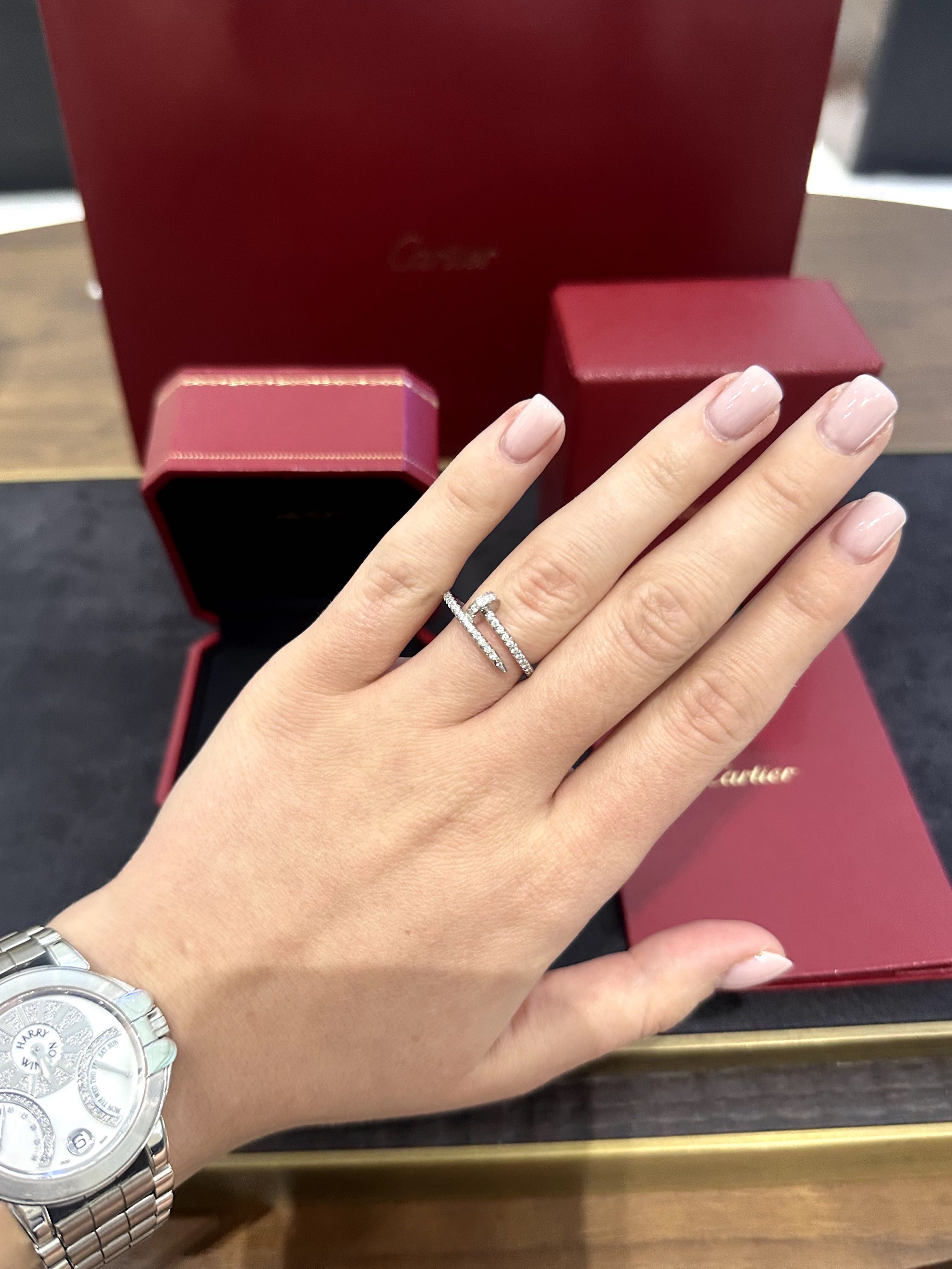 Кольцо с бриллиантами Cartier Juste un Clou Small Model B423160
