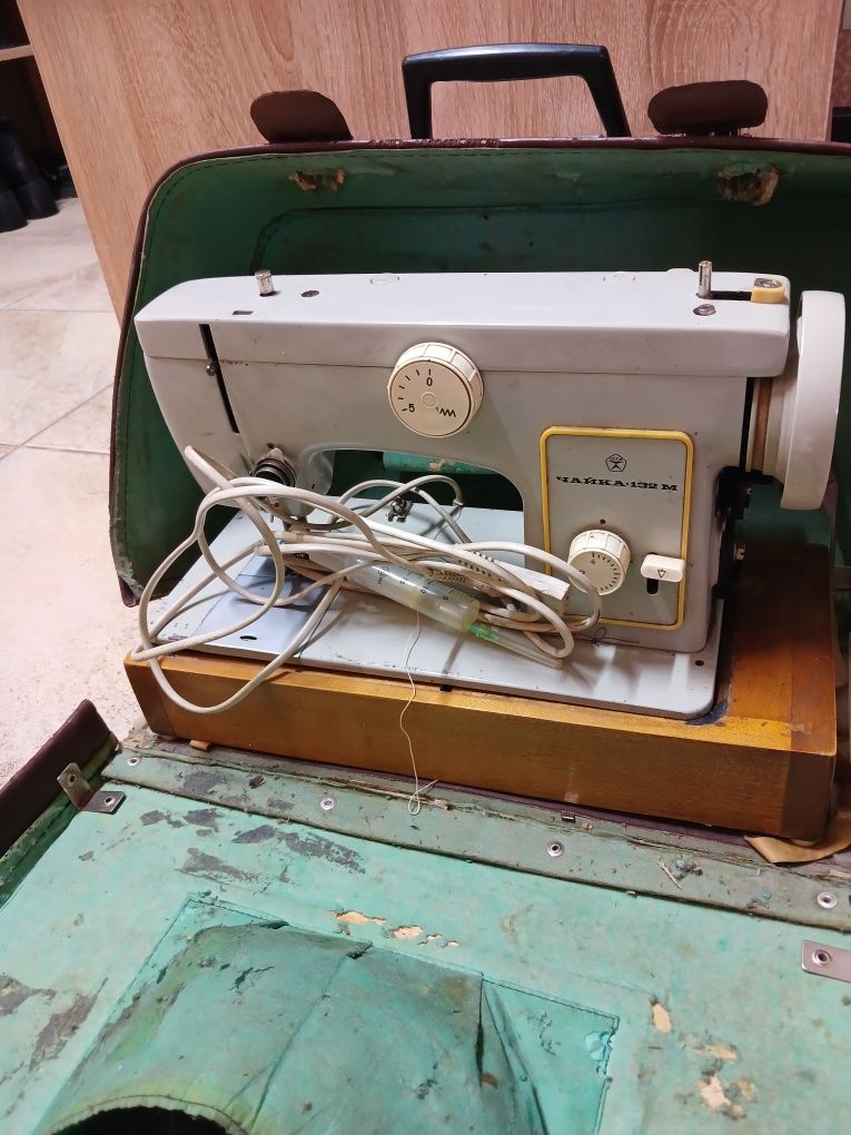 Швейная машинка " чайка"  Made in USSR