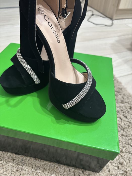 Vand sandale elegante
