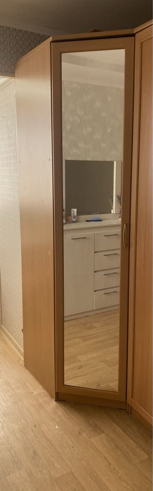 Продам угловой шифонер б/у в отличном состоянии
