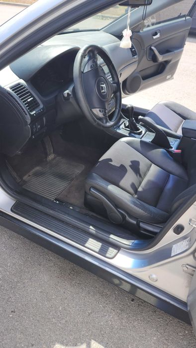 Продавам Хонда Акорд