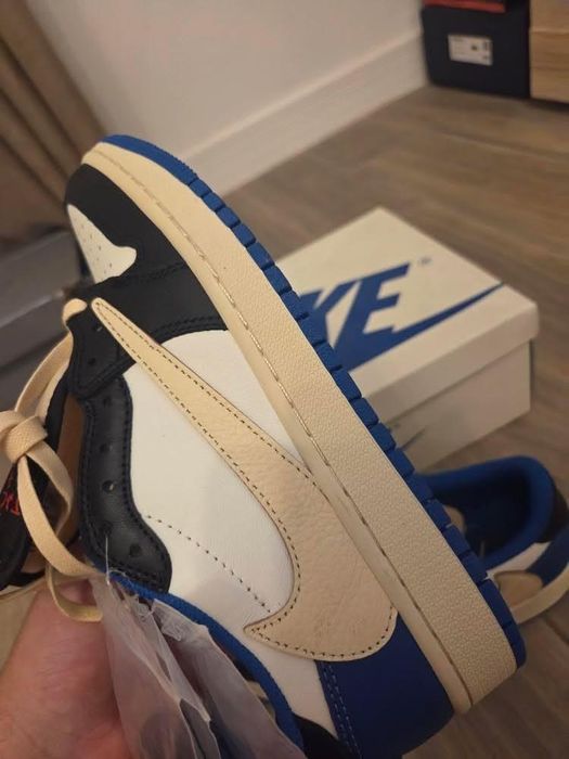 Jordan 1 travis fragment noi 45, 39