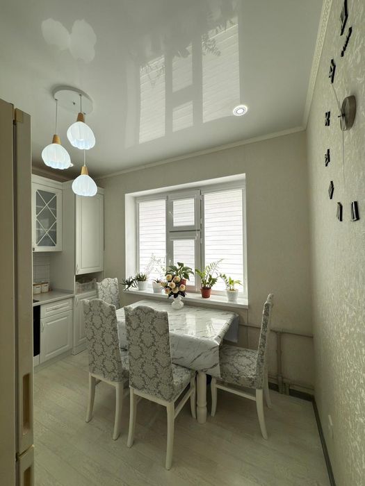 17 мкр уй  сатылады