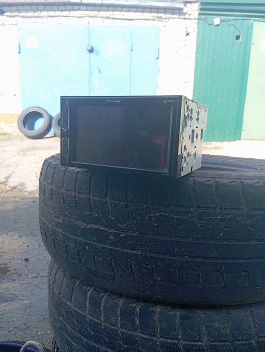 Автоагнитола в хорошем состоянии