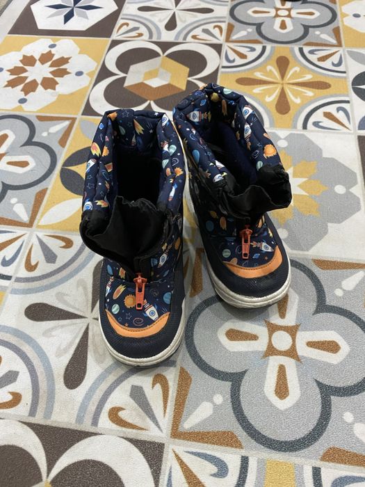 Продам дутики детские