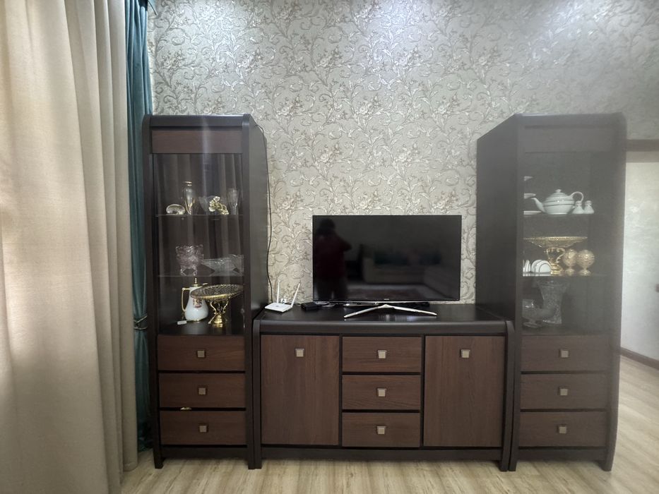 Продам мебель для гостинной , стенка