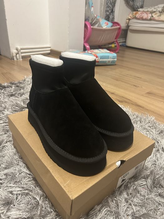 Ugg mini dipper marimea 38