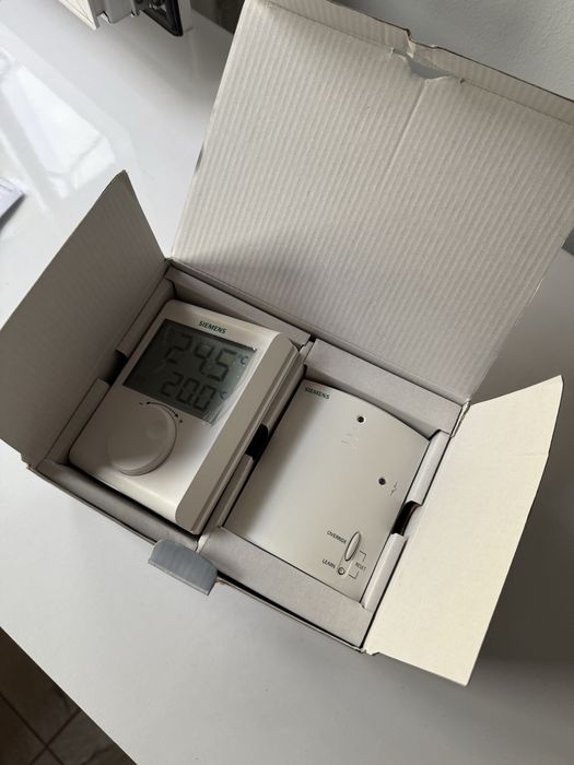 Termostat Wireless Siemens RDH100RF pentru centrala termica, nou