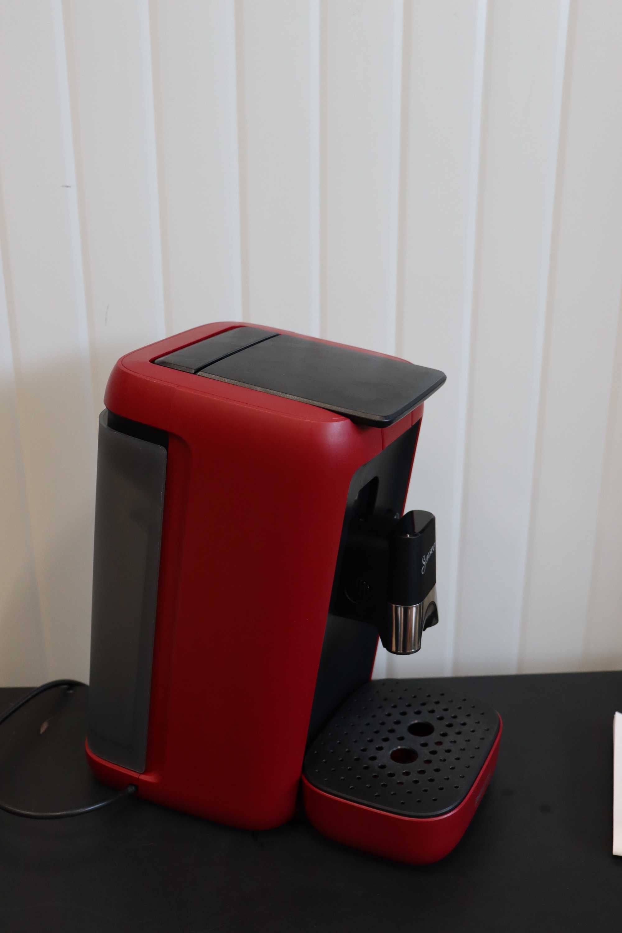 Кафе машина Philips Senseo Maestro, падове,  Red,1.2L 1450W, 2 цедки
