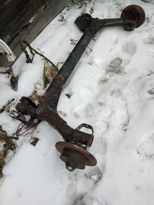 Продам заднюю балку пассат б3-б4.