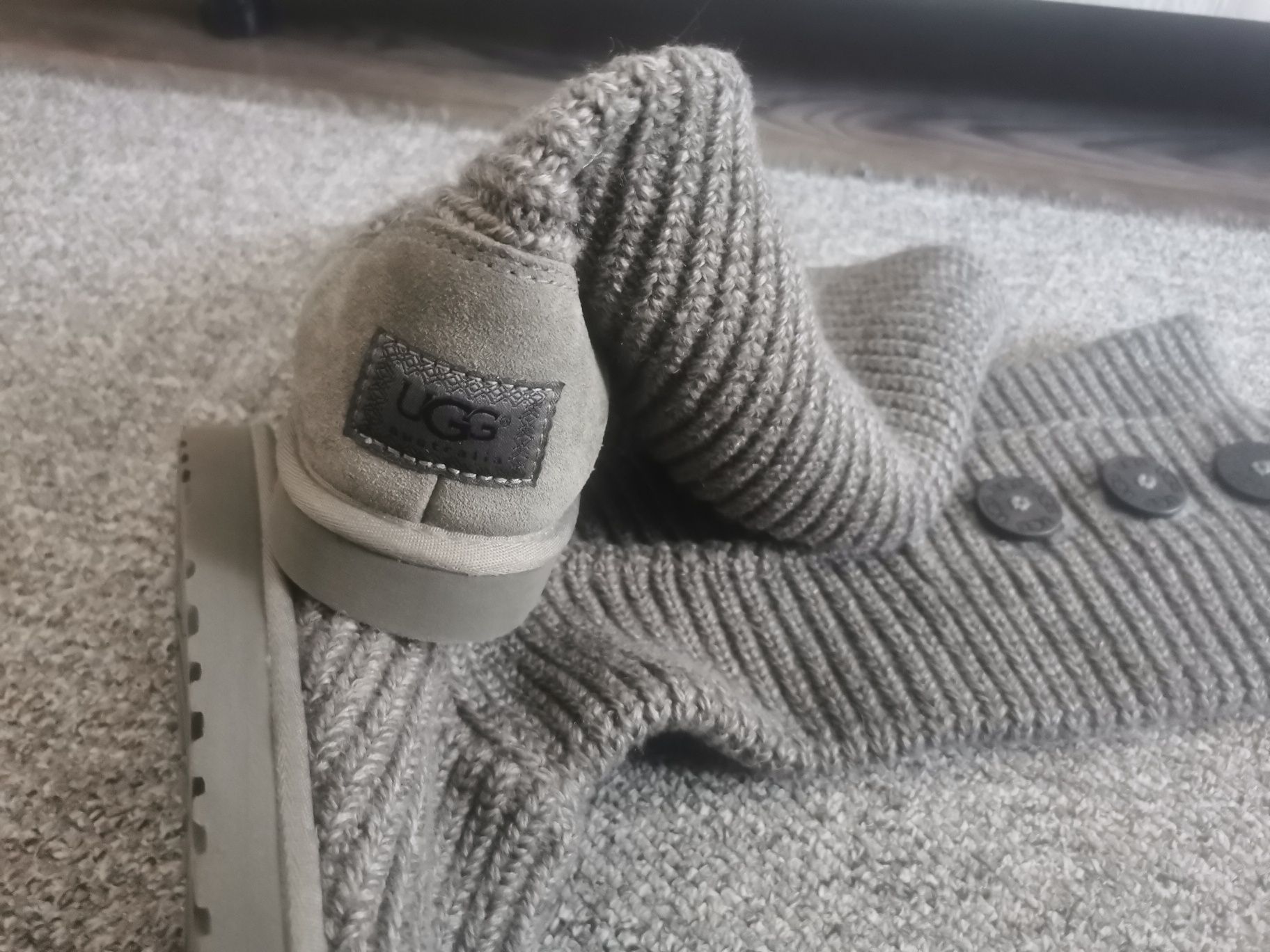 UGG nr 40 F23009F