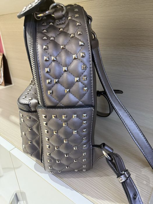 Дамска сива раница