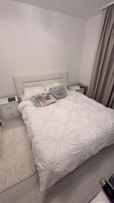 Dormitor complet pat noptiere oglinda dulap gama de lux cu led