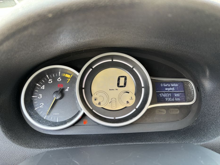 Renault Megane Coupe 1.6-16v - 110cp - 05/2012 - Climatronic -
