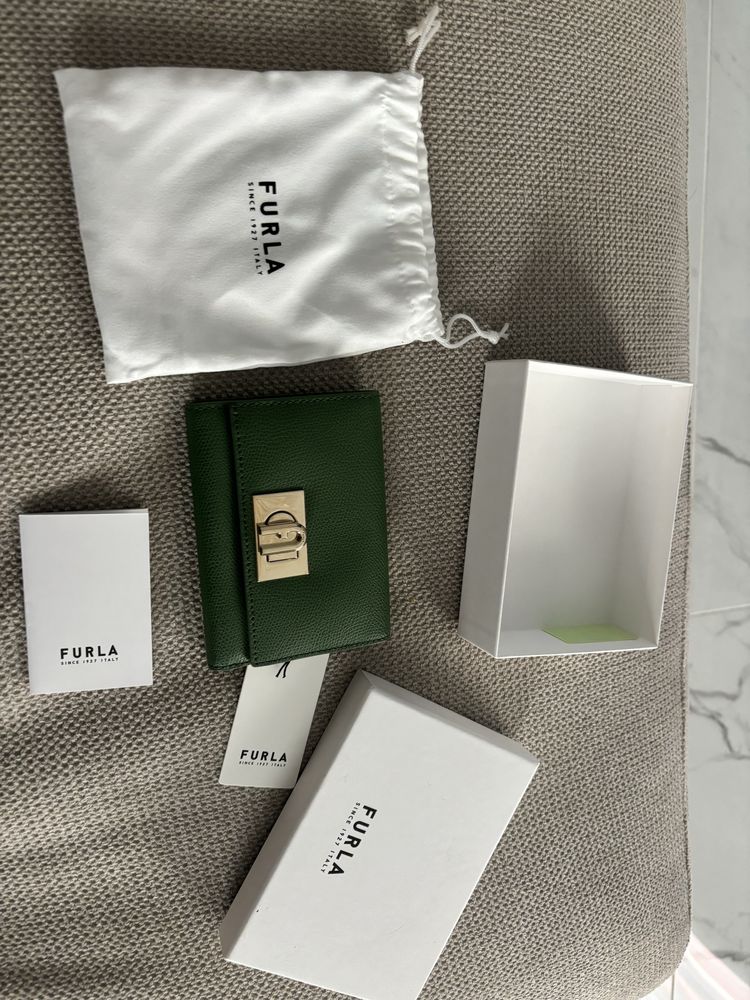 Furla ново портмоне