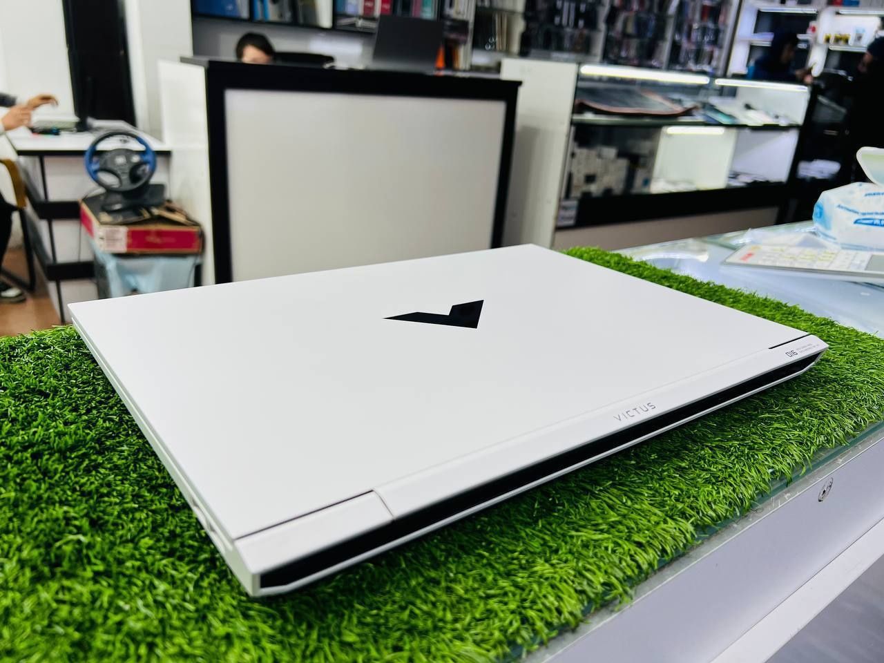 Продам игровой ноутбук HP Victus, в отличном состоянии, с гарантией