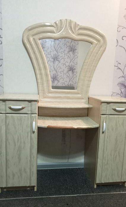 Туалетный столик