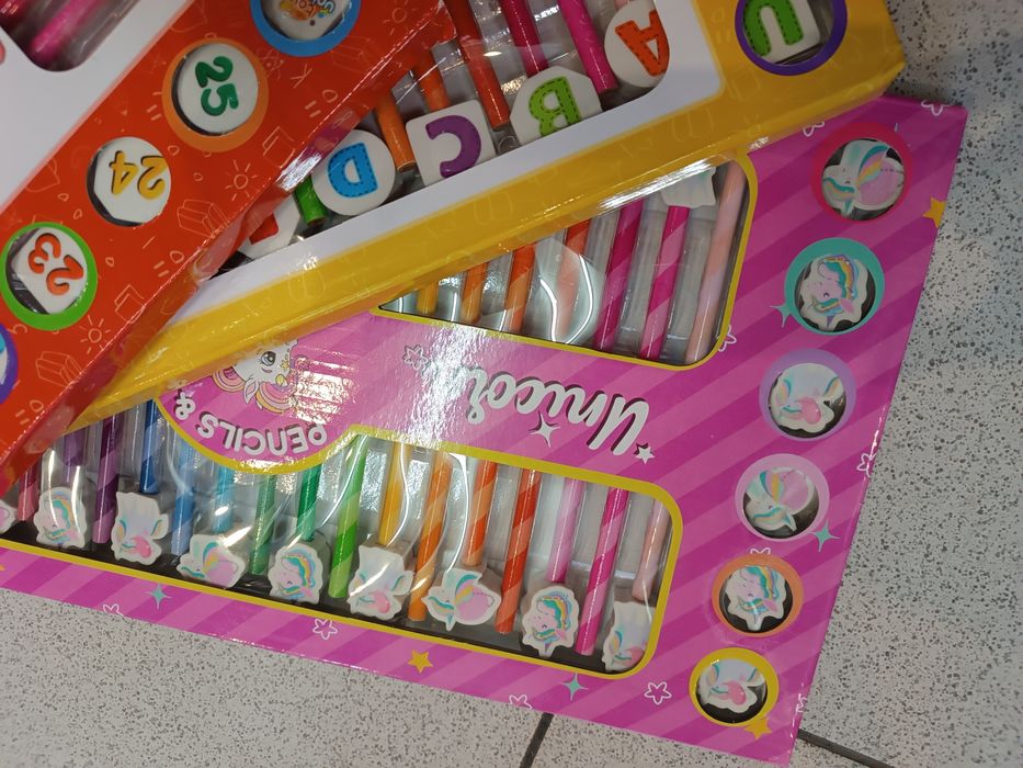 Комплект цветни моливи