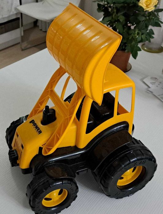 NOU - Camion vola excavator Imens, jumatate metru lungime cu cupa