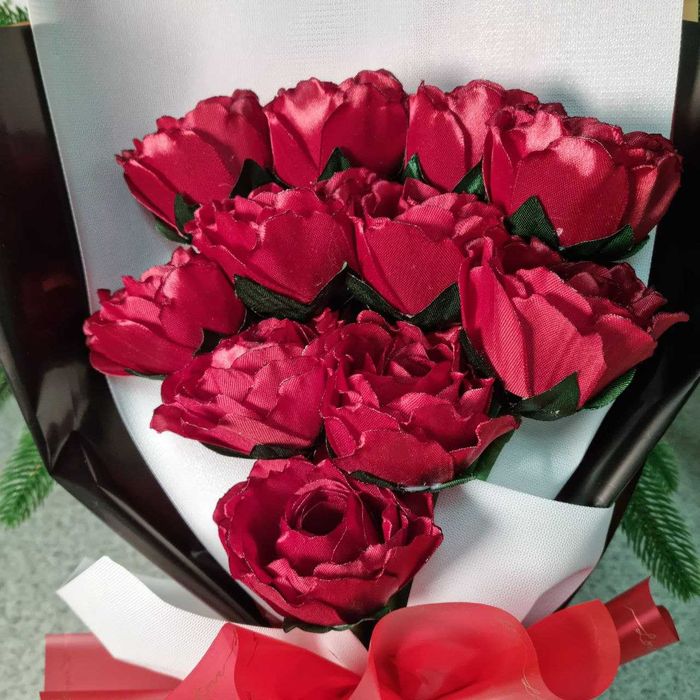 Букеты из атласных роз