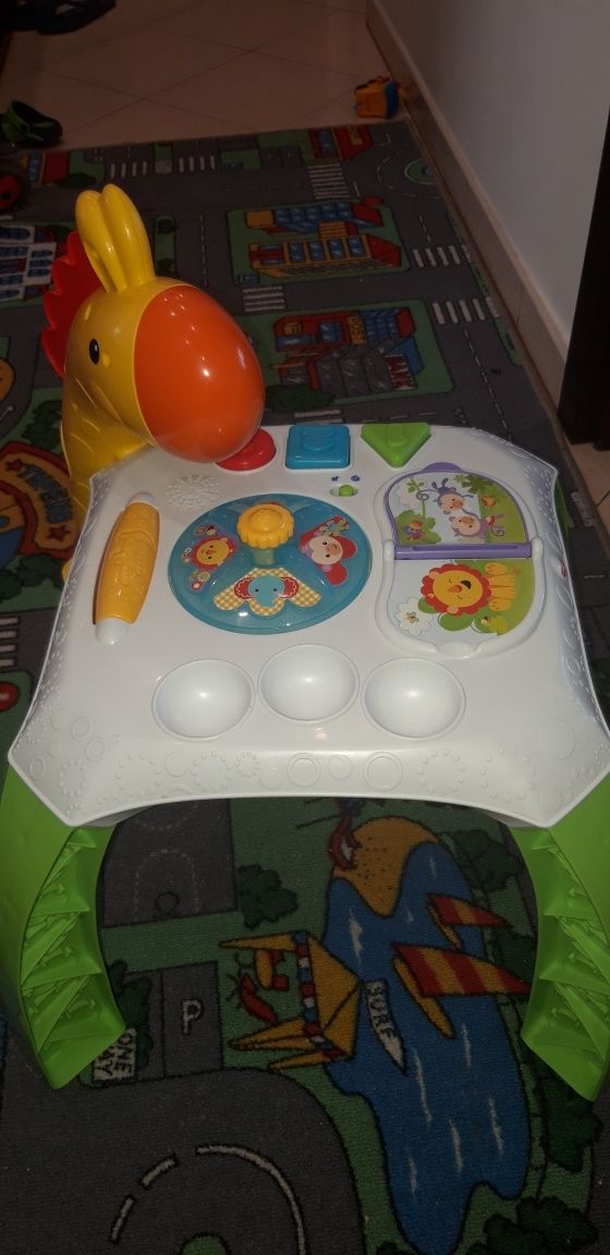 Музикална маса Fisher Price