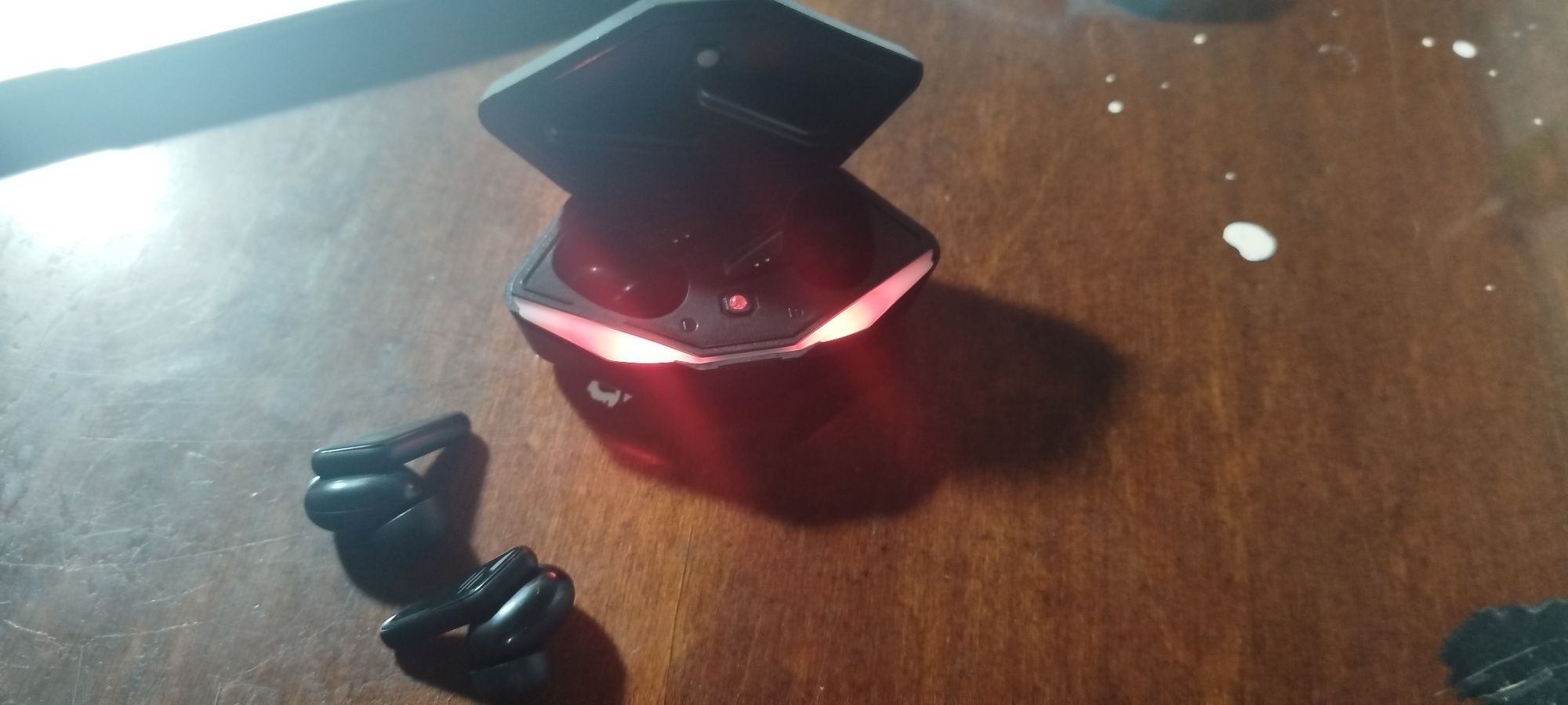 Airpods sifatli va ideal dizaynda