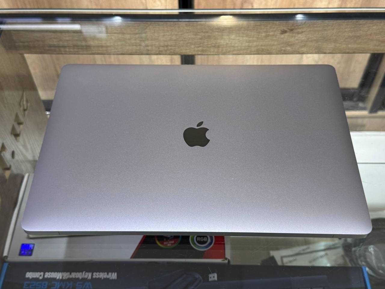 Macbook PRO 16 2019г Core i7-9750H озу16гб 512ssd Radeon Pro 5300m 4гб