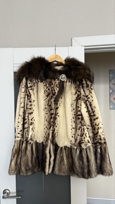 Шуба норковая (капюшон соболь)