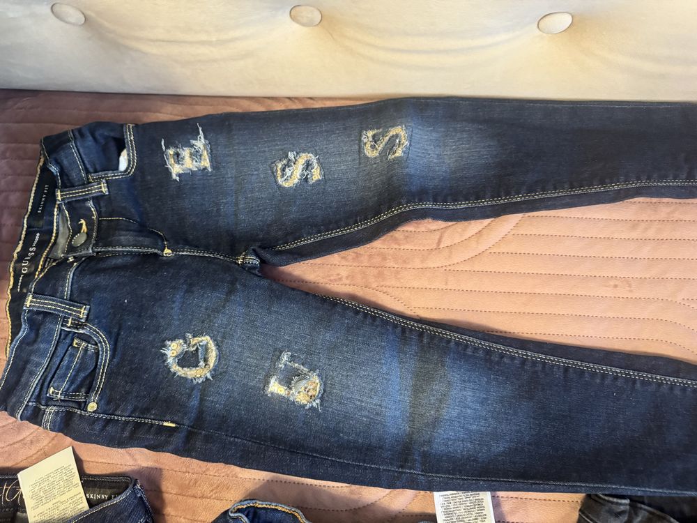 Детски дънки за момиче guess